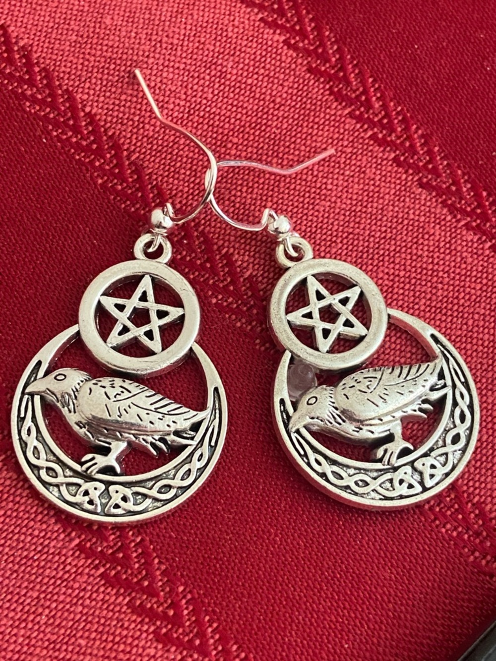 NEW Handmade Zinc Alloy Pentagram & Raven Dangling Earrings
